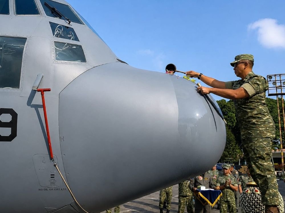Hercules Abdulrachman Saleh Danlanud Abdulrachman Saleh Pimpin Tradisi Kedatangan C-130 Hercules A-1319