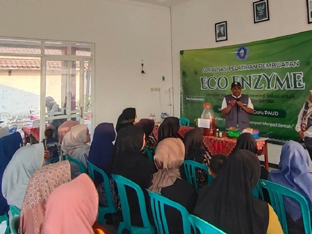 KKN Unikama Malang KKN UNIKAMA 2026 Edukasi Pengolahan Sampah Organik melalui Pelatihan Eco Enzyme