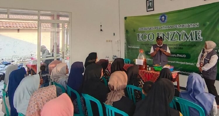 KKN UNIKAMA 2026 Edukasi Pengolahan Sampah Organik melalui Pelatihan Eco Enzyme