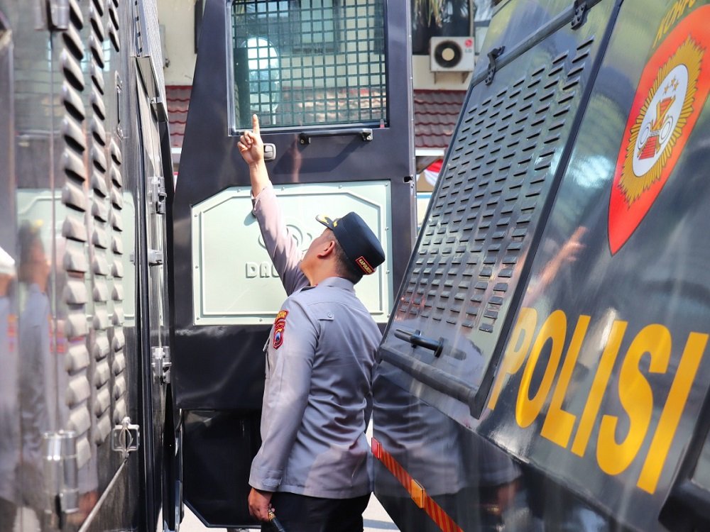 Pimpin Apel Gelar Pasukan, Kapolresta Malang Kota Pastikan Personel dan Sarpras Siap Melayani Jelang Peningkatan Aktivitas Masyarakat