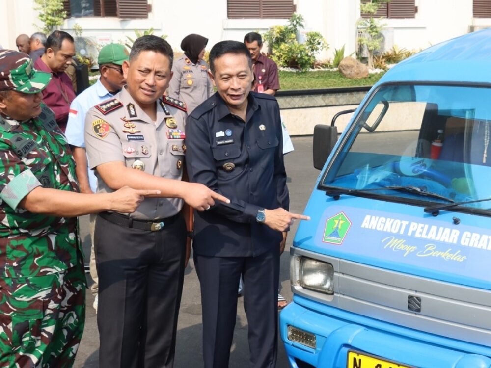 Kapolresta Malang Angkutan Pelajar Kapolresta Malang Kota: Angkutan Pelajar Gratis Kota Malang Tekan Risiko Kecelakaan dan Pelanggaran Pelajar di Jalan Raya