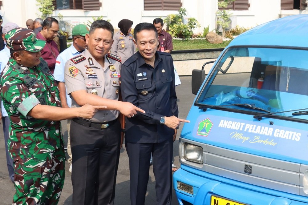 Kapolresta Malang Angkutan Pelajar Kapolresta Malang Kota: Angkutan Pelajar Gratis Kota Malang Tekan Risiko Kecelakaan dan Pelanggaran Pelajar di Jalan Raya
