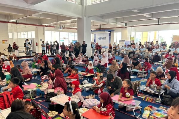 Ratusan Anak Ramaikan Lomba Mewarnai Tugu Tirta di MCC