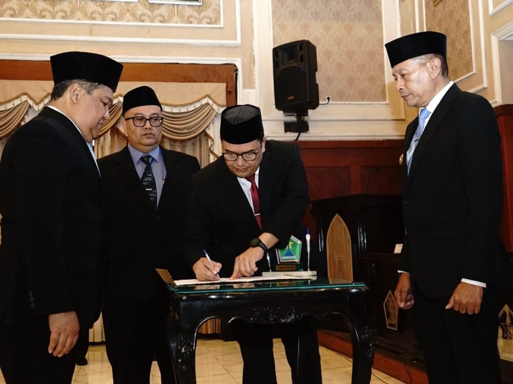 Dandung Djulharjanto Resmi Dilantik Jadi Pj Sekda Kota Malang, Ini Pesan Wali Kota dan Sekda Kabupaten