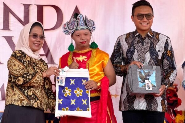 Sri Untari Apresiasi Karya Siswa SLB Malang, Minta Sektor Swasta dan Pemerintah Serap Tenaga Kerja Disabilitas