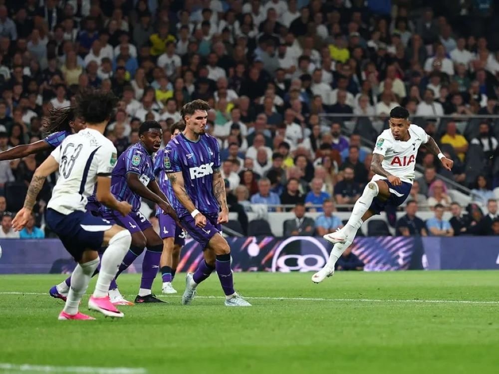 Debut Savio Pastikan Kemenangan Tottenham Hotspur atas Charlton di Carabao Cup