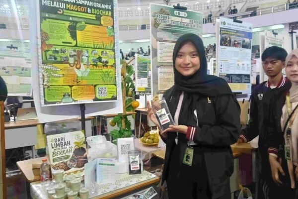 Mahasiswa KKN UMM Sulap Limbah Kayu dan Sampah Organik di Junrejo Jadi Produk Bernilai Guna