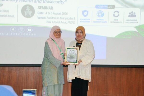 Guru Besar Genetika Molekuler FSTeM UB Tampil Sebagai Pembicara utama di BISES UMT Terengganu Malaysia