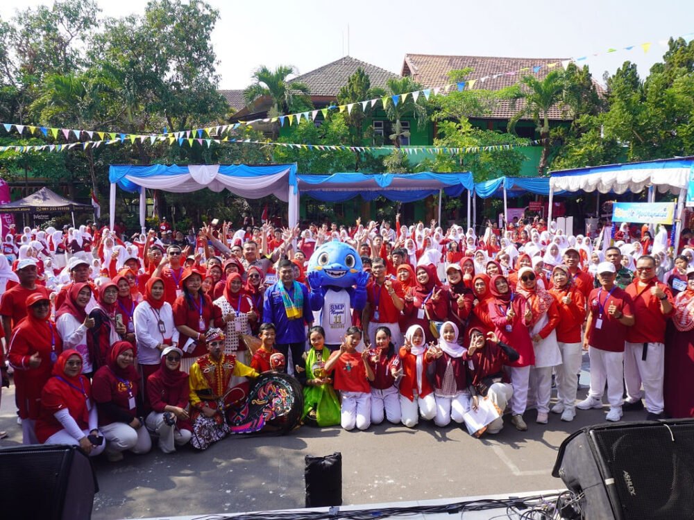 SPARKLE: Peringatan HUT ke-81 Kemerdekaan Republik Indonesia dan Dies Natalis ke-47 SMP Negeri 11 Malang