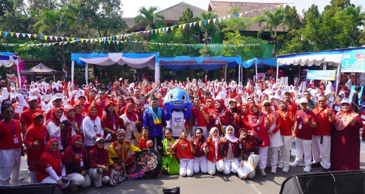 SPARKLE: Peringatan HUT ke-81 Kemerdekaan Republik Indonesia dan Dies Natalis ke-47 SMP Negeri 11 Malang