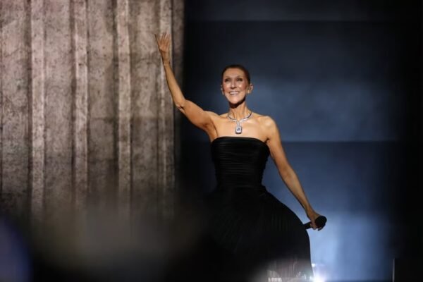 Celine Dion Kembali ke Panggung Setelah 6 Tahun Berjuang Melawan Penyakit Langka