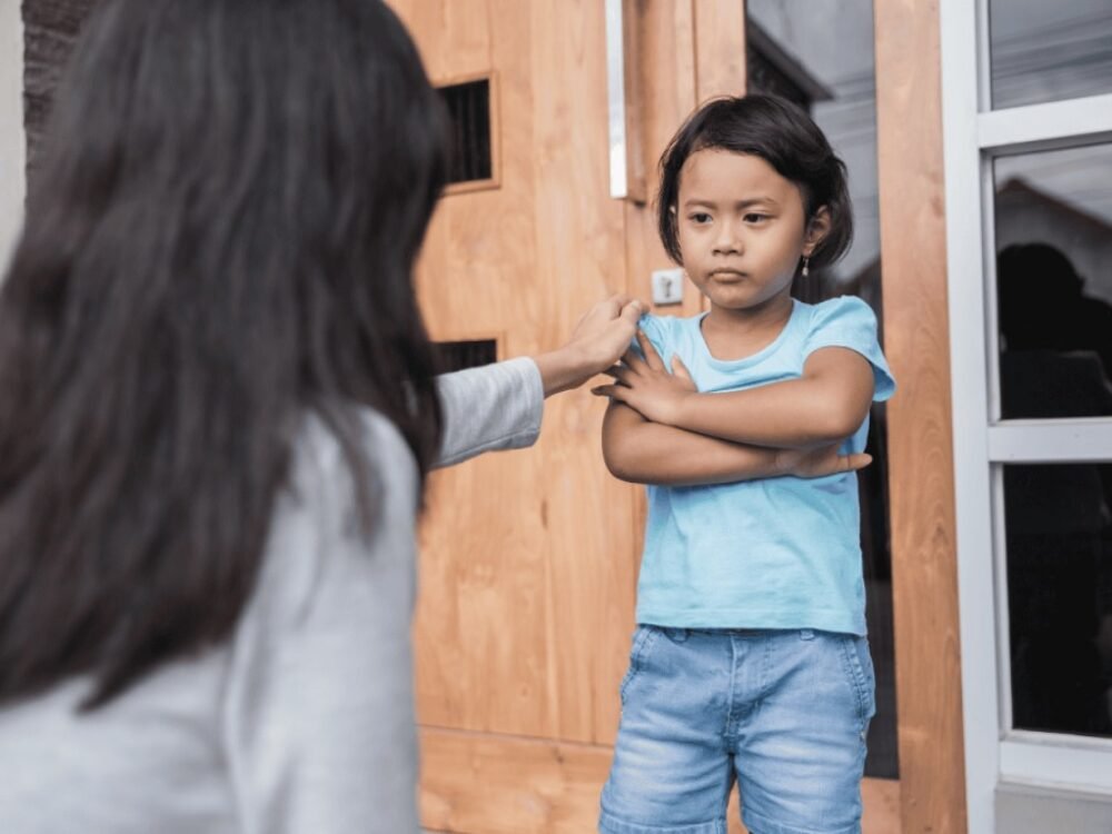 460-Memarahi anak Sikap Overprotective Orang Tua Justru Dapat Menghambat Tumbuh Kembang Anak