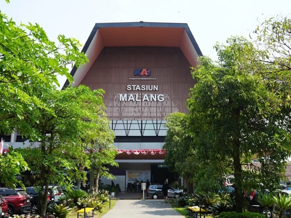 Lonjakan Penumpang di Stasiun Malang, KAI Siapkan 6.104 Kursi di Tengah Ancaman Erupsi Anak Krakatau