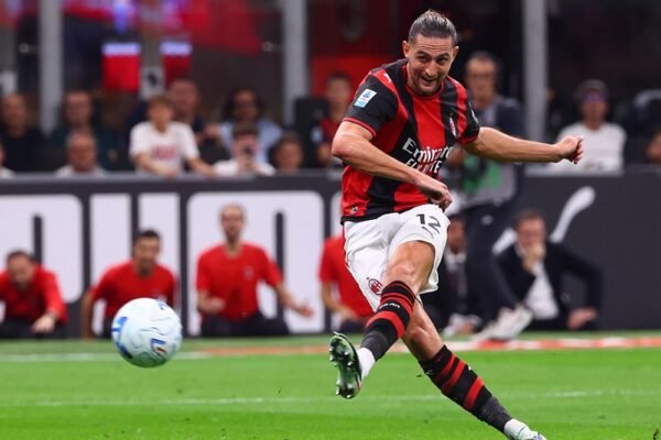 Gebuk Lecce 3–0, AC Milan Kembali ke Papan Atas