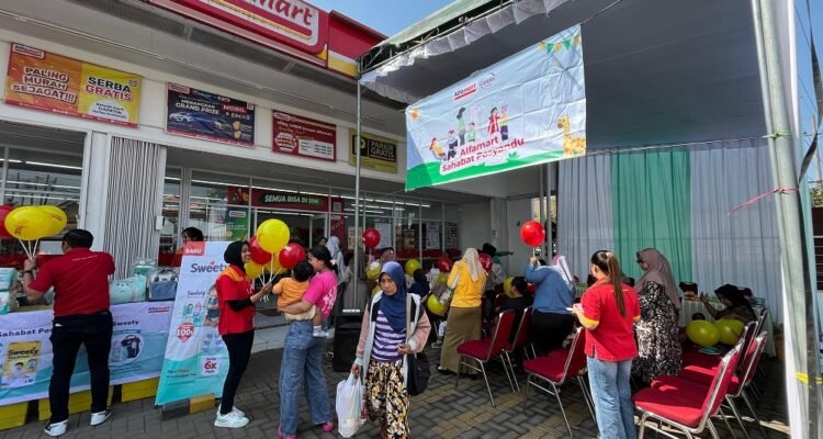 Kolaborasi Alfamart dan Sweety Perkuat Edukasi Tumbuh Kembang Anak lewat Posyandu