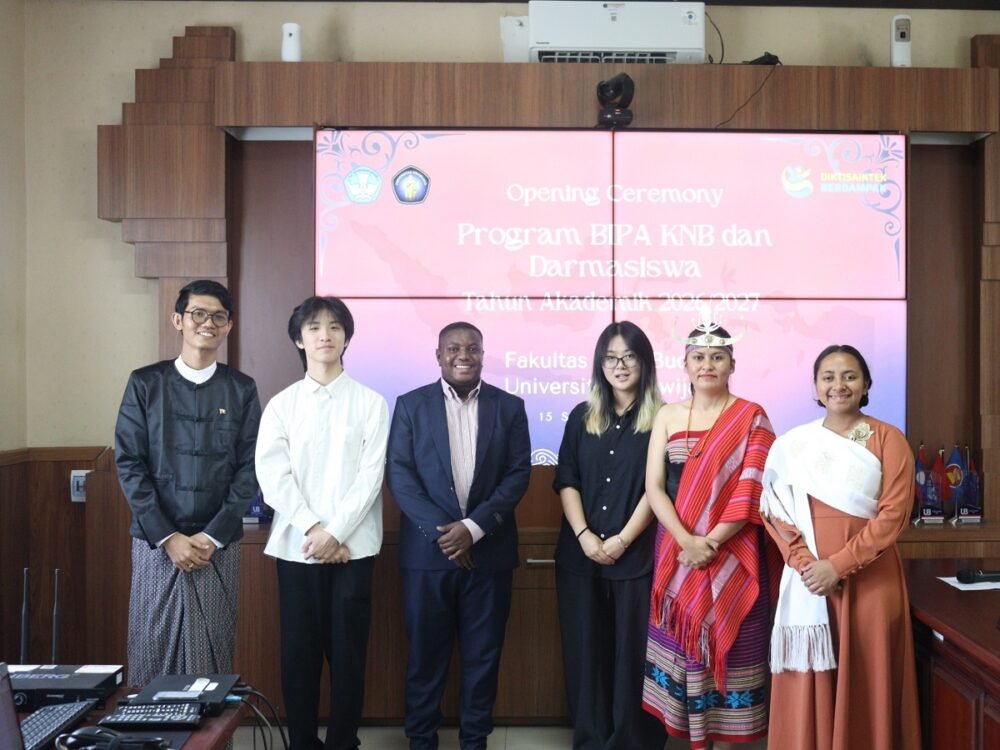 Delapan Mahasiswa Internasional Bergabung di Program BIPA 2026/2027 FIB UB
