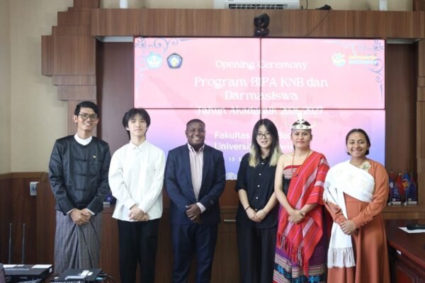 Delapan Mahasiswa Internasional Bergabung di Program BIPA 2026/2027 FIB UB