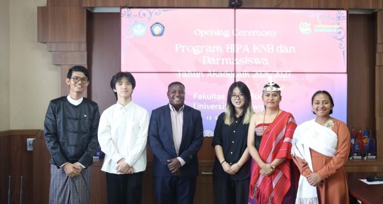 Delapan Mahasiswa Internasional Bergabung di Program BIPA 2026/2027 FIB UB