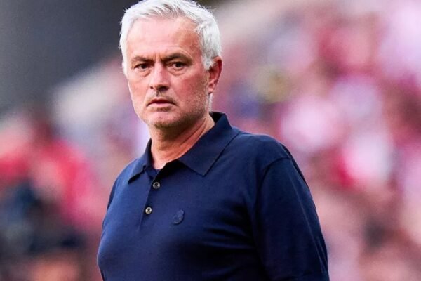 Jose Mourinho Ngamuk! Tuding Wasit Tak Becus di Derbi Madrid