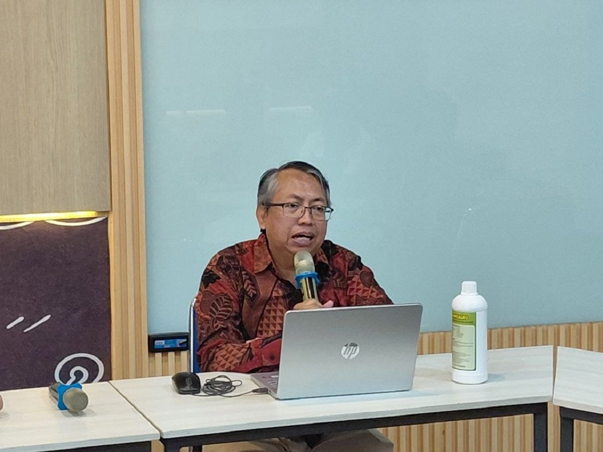 Dorong Pertanian Berkelanjutan, Guru Besar FSTeM UB Kembangkan POC dan PHC Diperkaya Beauveria bassiana