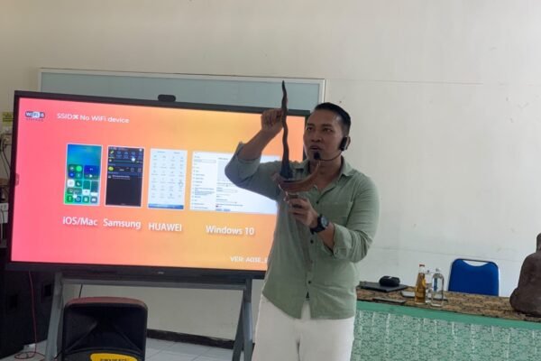 Siswa SMPN 23 Mengenal Jejak Sejarah Keris Lewat Museum Keliling Disdikbud Kota Malang