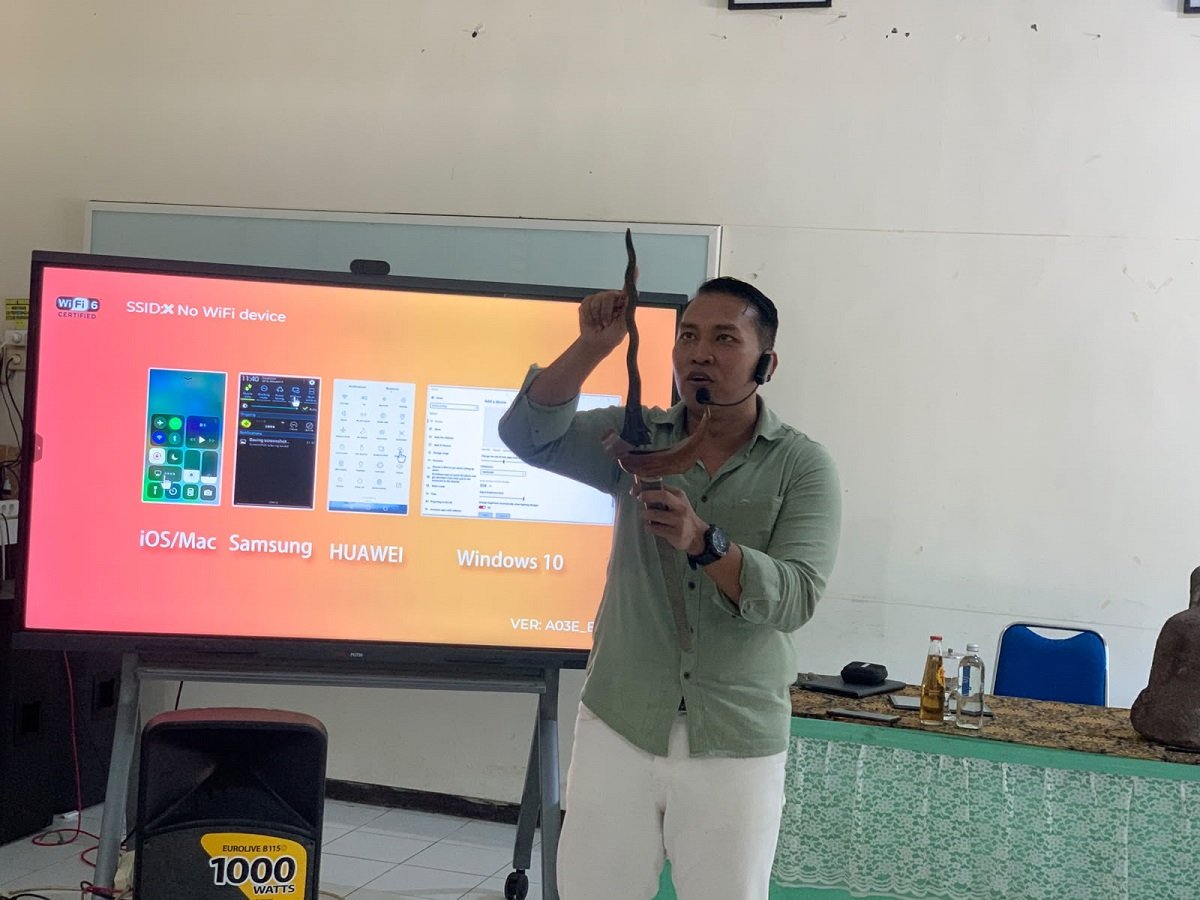 Siswa SMPN 23 Mengenal Jejak Sejarah Keris Lewat Museum Keliling Disdikbud Kota Malang
