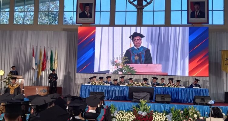 Luluskan Angkatan Perdana D3 Optometri di Wisuda ke-XVI Universitas Ma Chung, Rektor Sebut Ini