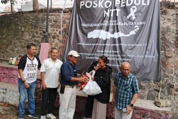 Posko Peduli Flores Malang Raya Bergerak, 210 Paket Sembako untuk Mahasiswa Terdampak Gempa