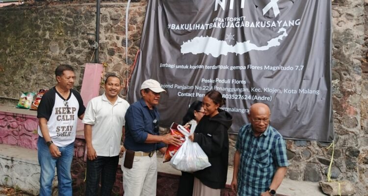 Posko Peduli Flores Malang Raya Bergerak, 210 Paket Sembako untuk Mahasiswa Terdampak Gempa
