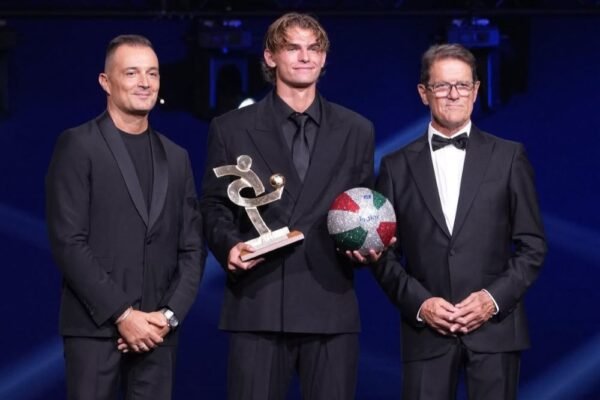 Nico Paz Disebut-sebut sebagai Penerus Nomor 10 Argentina Usai Lionel Messi Gantung Sepatu