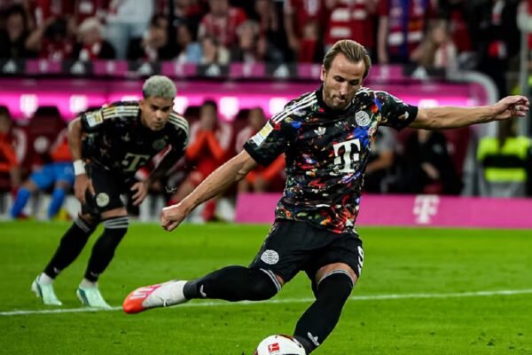 Harry Kane Catatkan Rekor Tercepat Cetak 100 Gol di Bundesliga