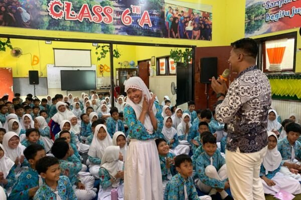 SDN Bandungrejosari 2 Malang Kenali Tinggalan Sejarah bersama Museum Keliling Disdikbud Kota Malang