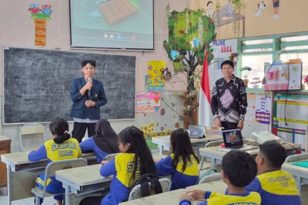 Tim PkM Departemen Matematika FSTeM UB Sosialisasi Inovasi Pembelajaran Geometri Melalui Teknologi Lantai Pintar Di SDN Giripurno 01 Batu  