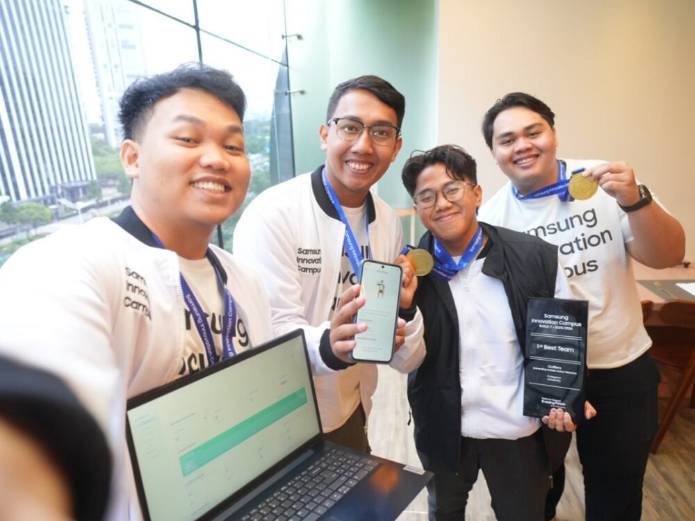 188-Tim Outliers Samsung Innovation Campus Batch 8: 6.000 Generasi Muda Terpilih Mulai Asah Cara Berpikir dengan Coding