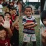 Ole Romeny Bagikan Foto-Foto Anak Indonesia, “Kalian Adalah Masa Depan”