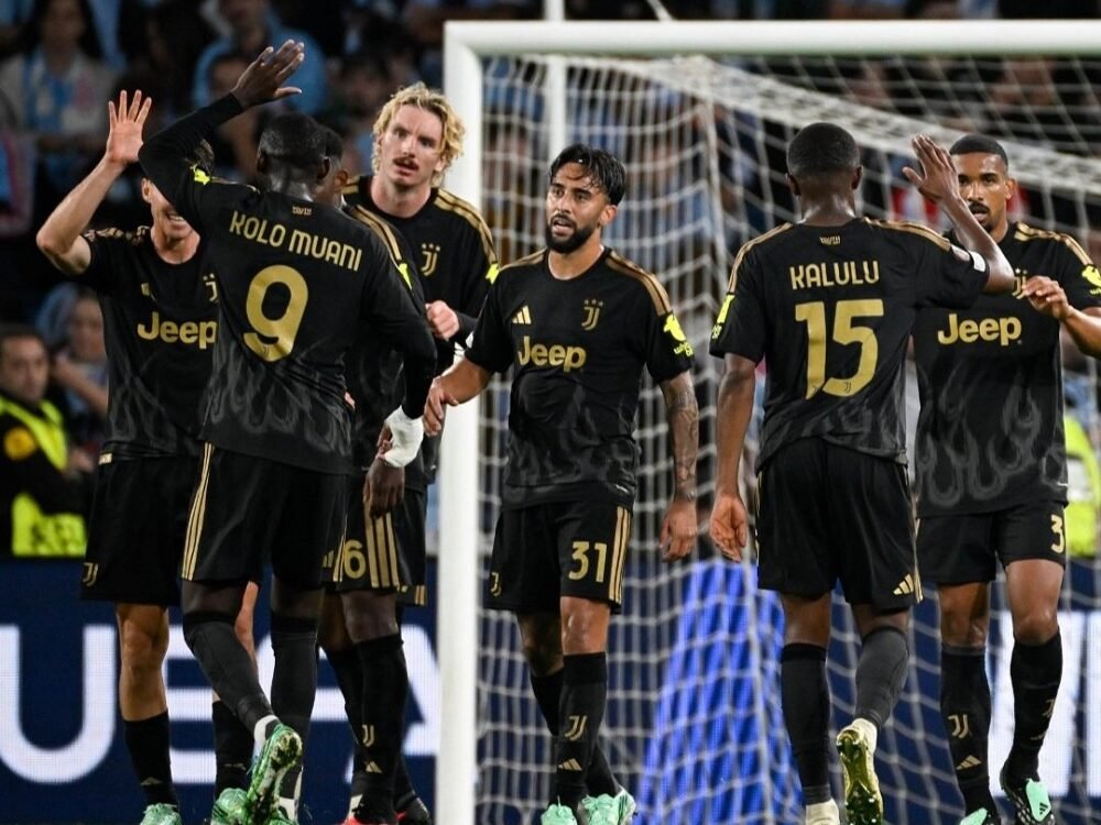 651-Pemain Juventus selebrasi Gol Telat Kolo Muani Bawa Juventus Menang 2-1 atas Celta Vigo