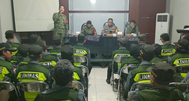 Sinergi Babinsa Bareng dan Linmas, Beri Pelatihan Jaga Keamanan Wilayah