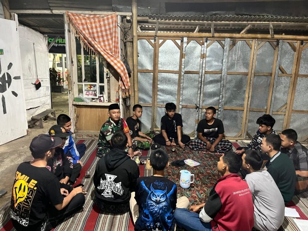 Babinsa Generasi Muda Sosialisasi Penerimaan Prajurit TNI AD, Babinsa Kotalama Ajak Generasi Muda Siapkan Diri