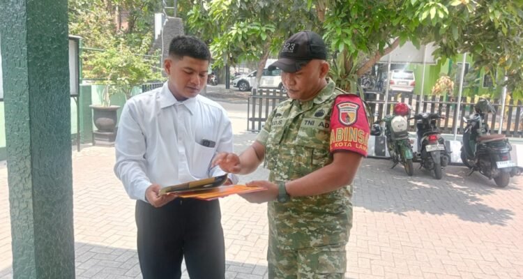 Dukung Generasi Muda, Babinsa Kota Lama Dampingi Calon Prajurit TNI Validasi Pendaftaran di Ajenrem 083