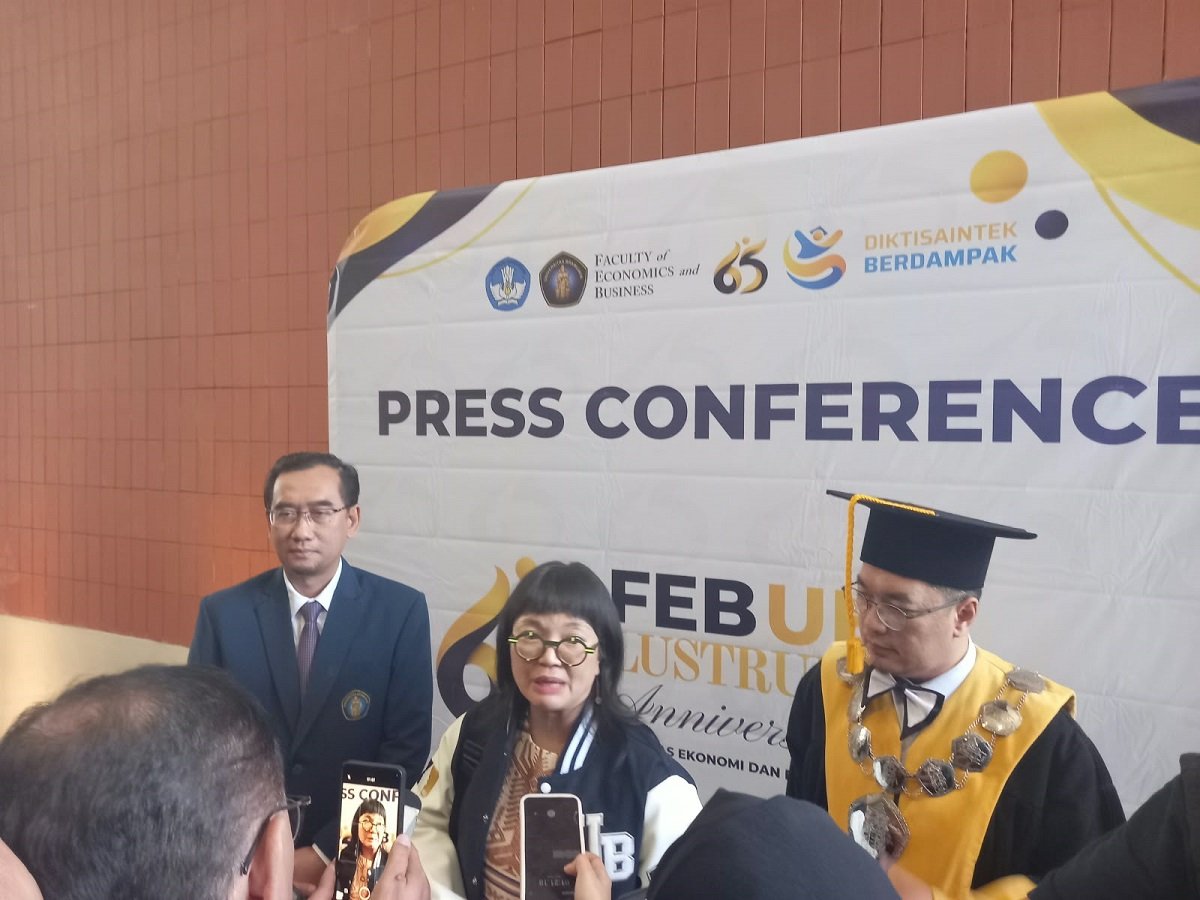 LUSTRUM XIII FEB UB: Wamendiktisaintek Stella Christie Peringatkan Risiko Penurunan Daya Nalar, Imbau Siswa dan Akademisi Bijak Gunakan AI