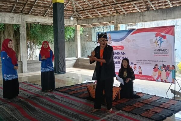 HIMPAUDI Lowokwaru Kurangi Ketergantungan Anak pada Gawai Lewat Permainan Tradisional