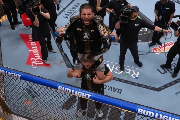 Islam Makhachev Batal Tampil di Main Event UFC 336 Toronto, Benar atau Hoax?