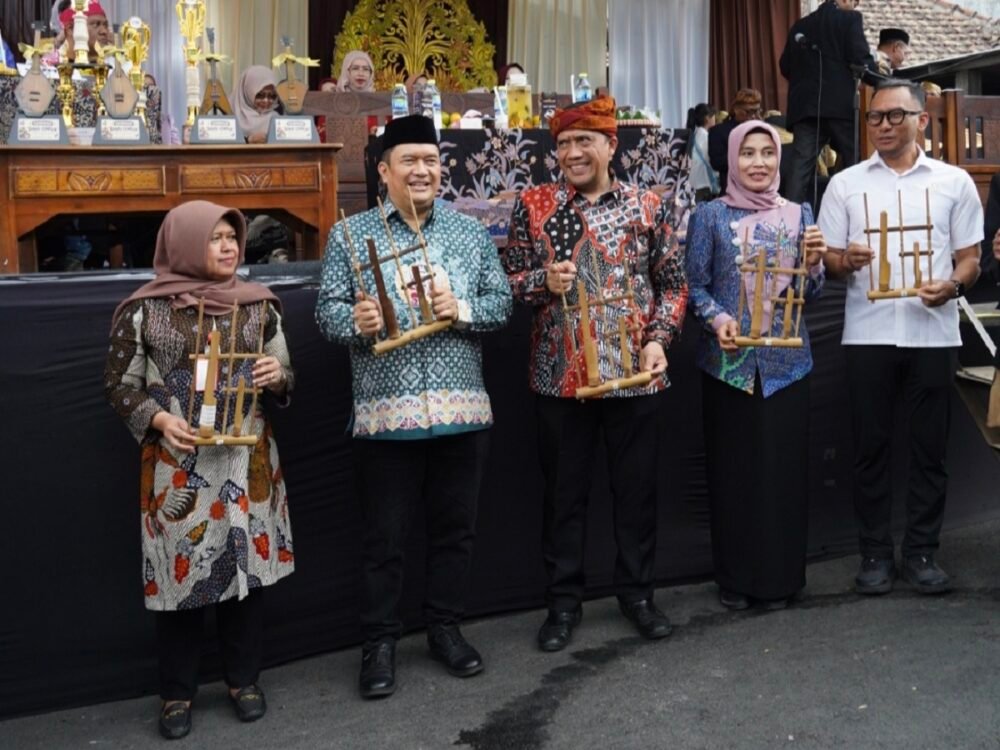 Buka Kampung Cempluk Festival 2026, Sekda Malang Dorong Hilirisasi Jeruk dan Legalitas UMKM Gratis