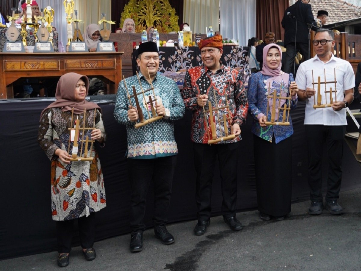 Buka Kampung Cempluk Festival 2026, Sekda Malang Dorong Hilirisasi Jeruk dan Legalitas UMKM Gratis