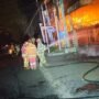 Kebakaran di Toko Ogan, Damkar Kota Malang Evakuasi 1 Korban
