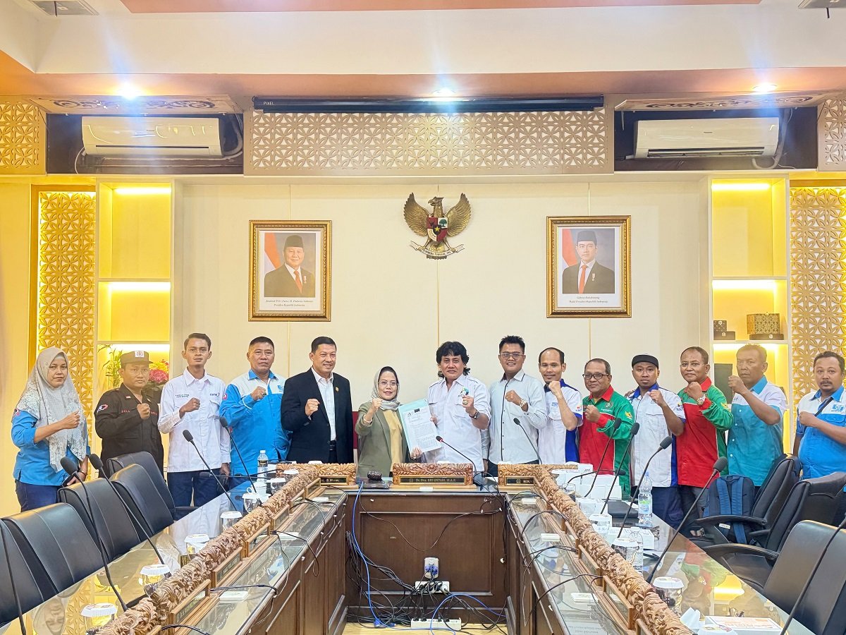 Komisi E DPRD Jatim Siap Perjuangkan Raperda Jaminan Pesangon dan UMP Layak 2027