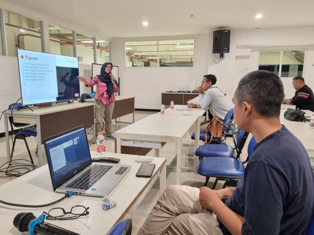 Komunikasi Internal Perusahaan Komunikasi Internal: Investasi yang Sering Diabaikan Perusahaan