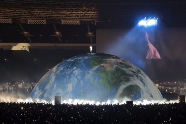 Konser Kanye West Sedot 70.000 Penonton, SUGBK Padat Hingga Dini Hari
