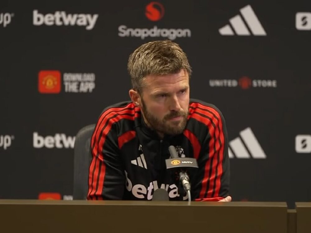 Michael Carrick Tegaskan MU Kembali ke Identitas Klub Saat Hadapi Bournemouth