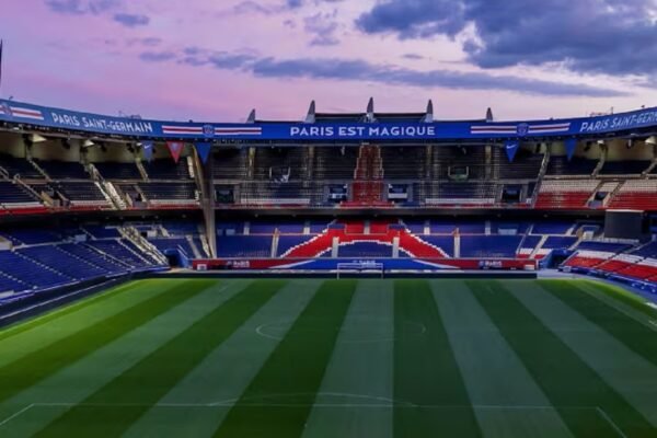 Kota Paris Masih Ricuh, Laga PSG vs Lyon Mundur